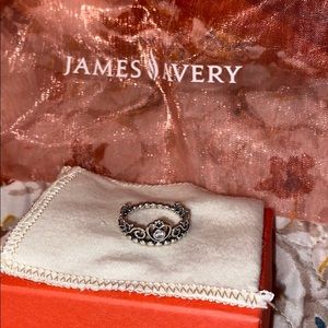 👑PANDORA princess ring!Though it was James Avery!